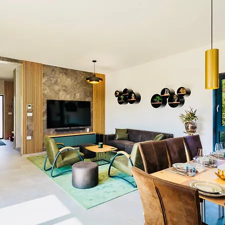 Cataleya Villa *
