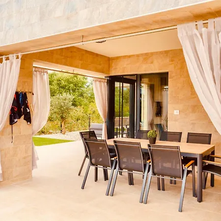 Cataleya Villa *